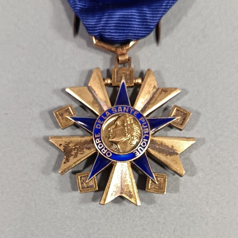 MEDAILLE D'OFFICIER DE L'ORDRE NATIONAL DE LA SANTE PUBLIQUE FABRICATION EN ARGENT EN COFFRET